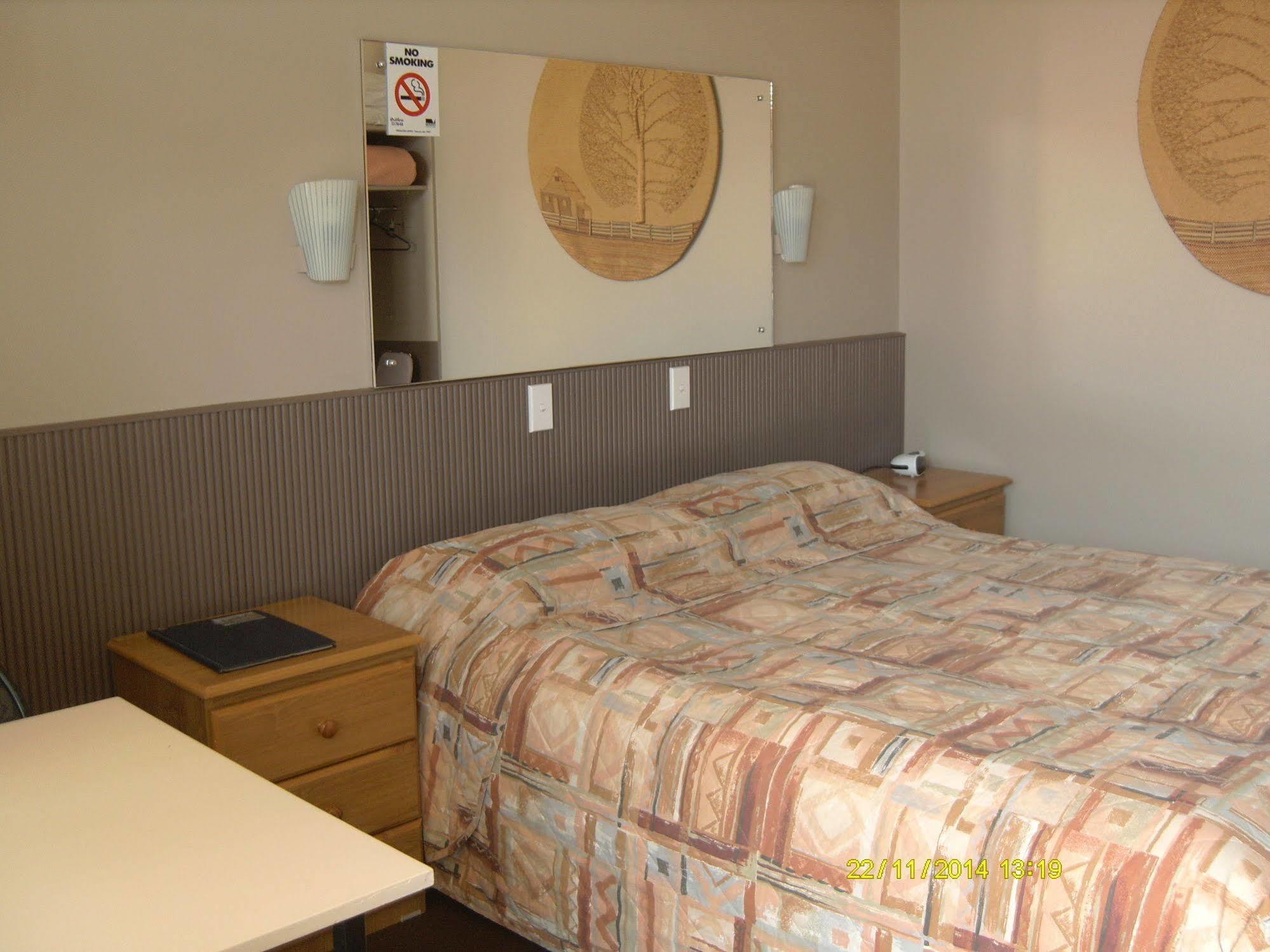Travellers Rest Motel Бернсдейл Екстер'єр фото